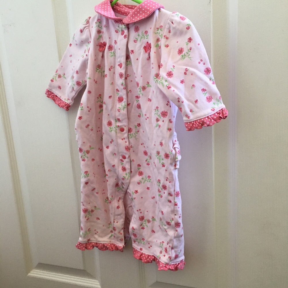 FINAL MARKDOWN Little girls carters creeper 6 months
